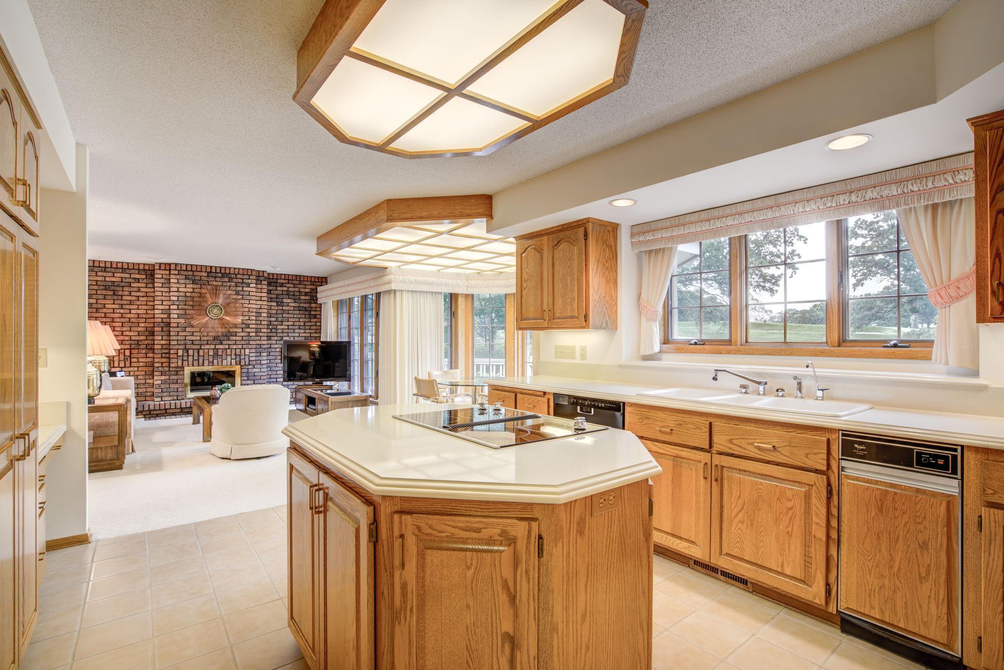 11508 Zion Road Bloomington, MN 55437 - Photo 6 of 35