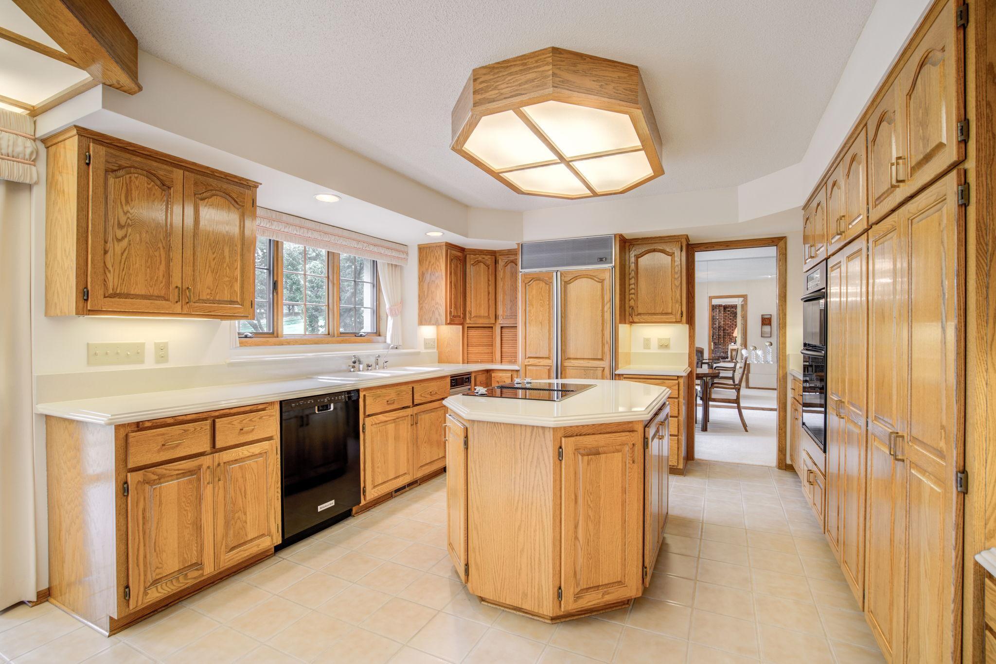 11508 Zion Road Bloomington, MN 55437 - Photo 7 of 35