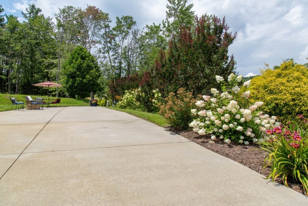 2524 Edmonds Road Galax, VA 24333 - Photo 2 of 10 Gallery Image 2