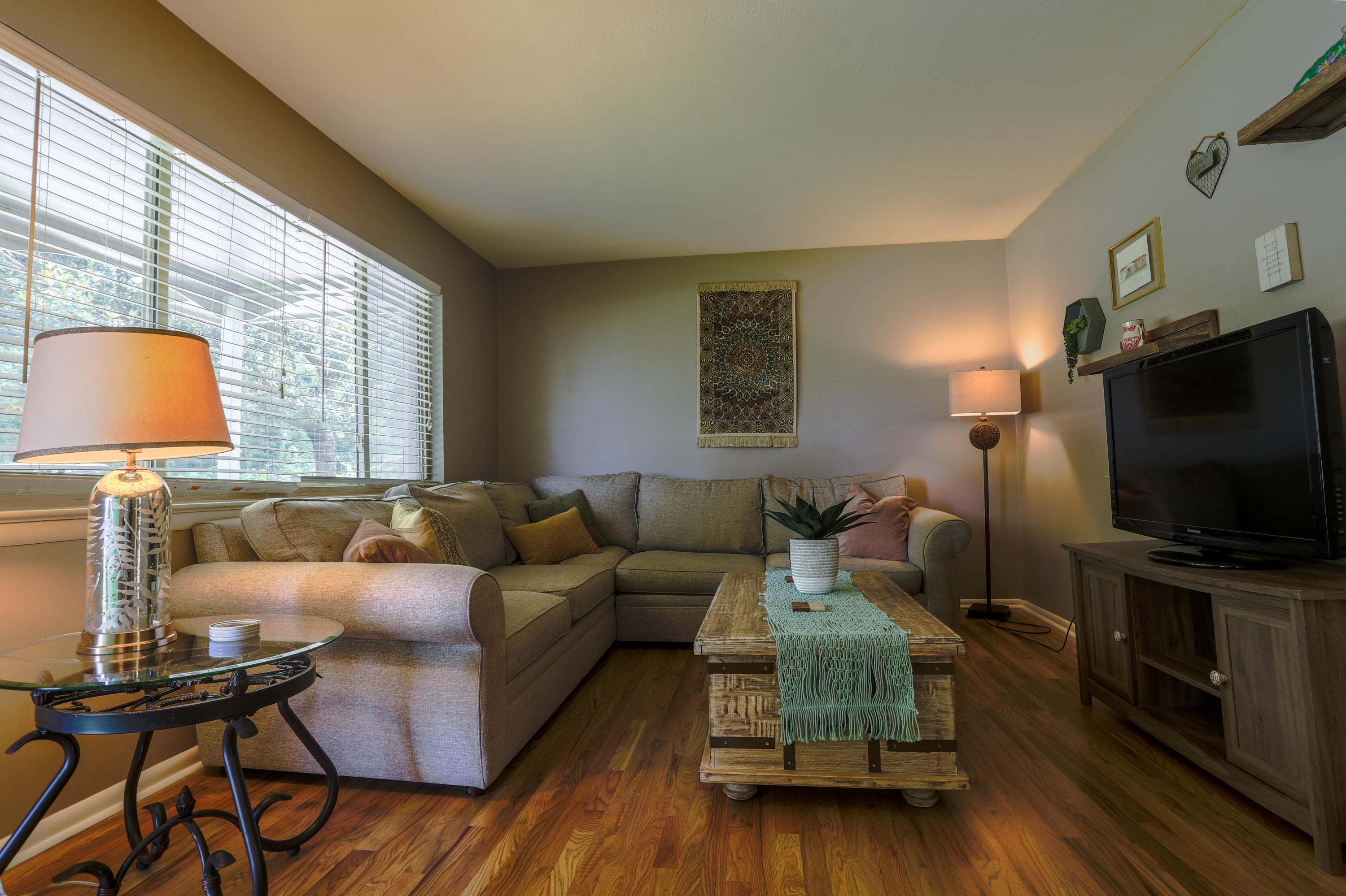 6016 Ridgeview Circle Hixson, TN 37343 - Photo 3 of 19 VW8A9897-HDR (2)