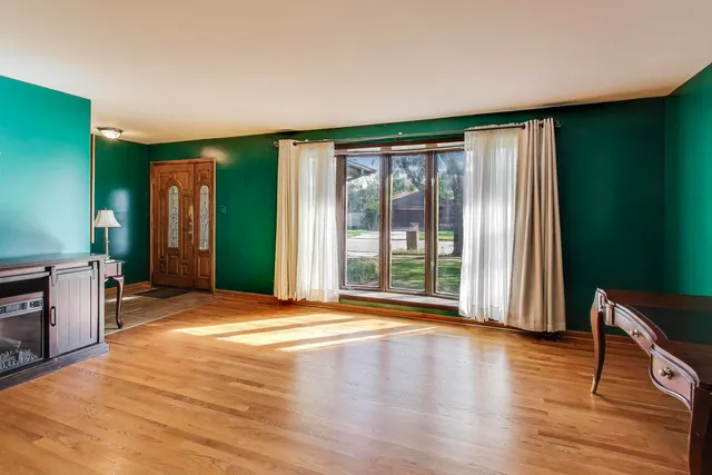 $305,000 | 858 Academy Avenue, Matteson, IL 60443