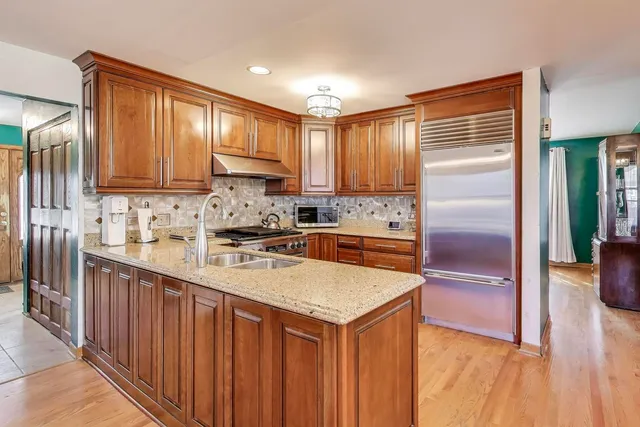 $305,000 | 858 Academy Avenue, Matteson, IL 60443