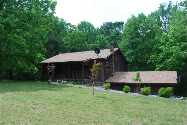 2899 Dodd Hollow Road Centerville, TN 37033 - Photo 2 of 20 Beautiful home with country setting. Blooming fruit trees. Country setting but minutes to golf course.