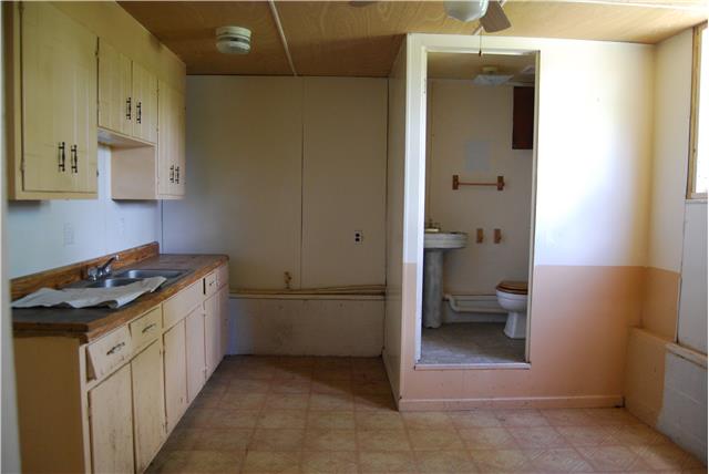2899 Dodd Hollow Road Centerville, TN 37033 - Photo 18 of 20 Mechanics garage with kitchen and half bath