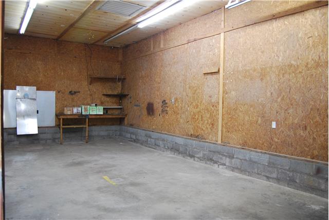 2899 Dodd Hollow Road Centerville, TN 37033 - Photo 20 of 20 Bay 2 of Mechanics garage