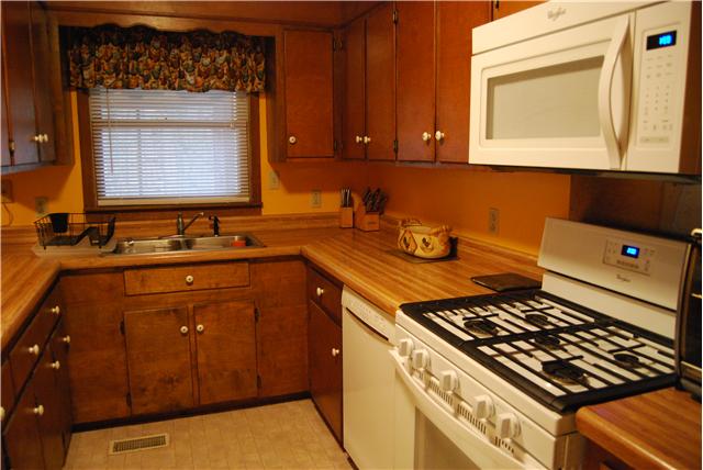 2899 Dodd Hollow Road Centerville, TN 37033 - Photo 3 of 20 Kitchen has brand new appliances. Refrigerator stays.
