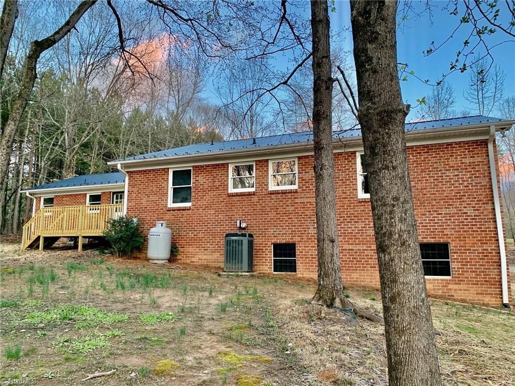 2029 Rowe Road Lexington, NC 27295 - Photo 7 of 30 Gallery Image 7