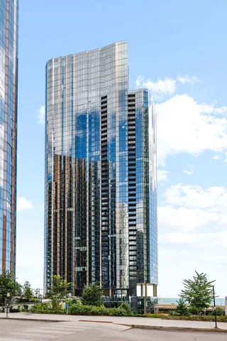 $4,195,000 | 211 North Harbor Drive, Unit 4602, Chicago, IL 60601
