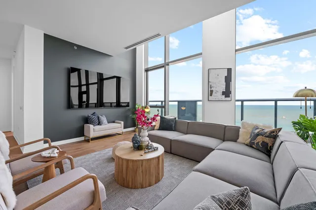 $4,195,000 | 211 North Harbor Drive, Unit 4602, Chicago, IL 60601