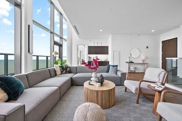 $4,195,000 | 211 North Harbor Drive, Unit 4602, Chicago, IL 60601