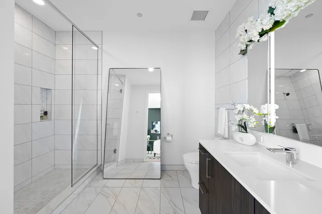 $4,195,000 | 211 North Harbor Drive, Unit 4602, Chicago, IL 60601