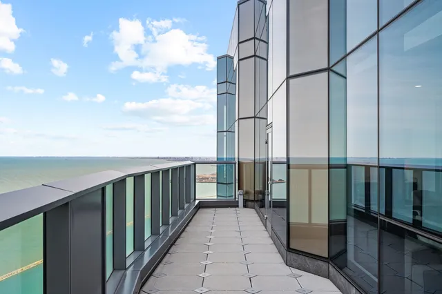 $4,195,000 | 211 North Harbor Drive, Unit 4602, Chicago, IL 60601