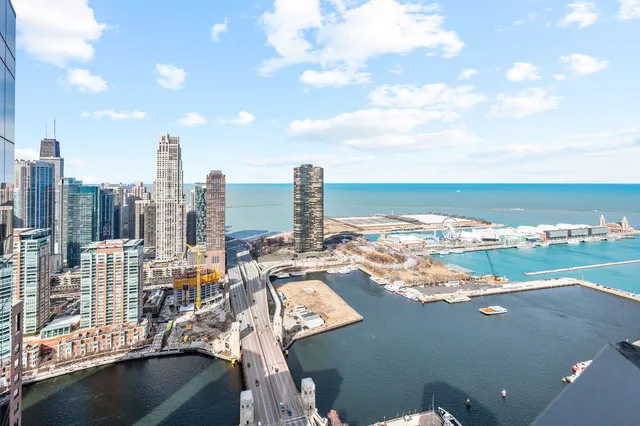 $4,195,000 | 211 North Harbor Drive, Unit 4602, Chicago, IL 60601