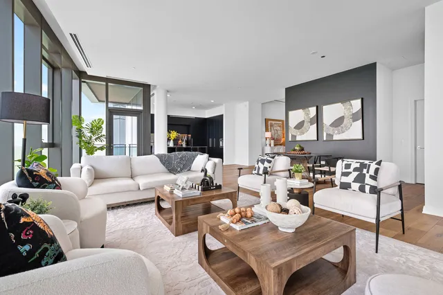 $4,195,000 | 211 North Harbor Drive, Unit 4602, Chicago, IL 60601