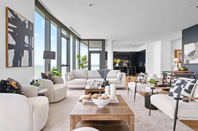 $4,195,000 | 211 North Harbor Drive, Unit 4602, Chicago, IL 60601