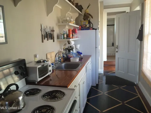 $250,000 | 24 Cemetery Road, Natchez, MS 39120