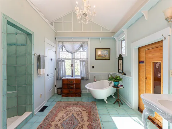 $775,000 | 39 Oak Hollow Drive, Unit 23, Asheville, NC 28805
