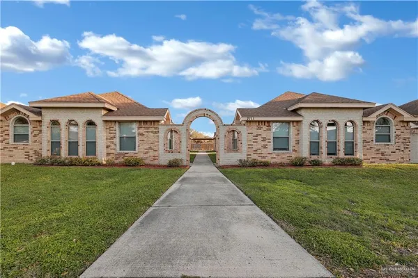 $1,250 | 2111 West Western Drive, Unit 2, Edinburg, TX 78539