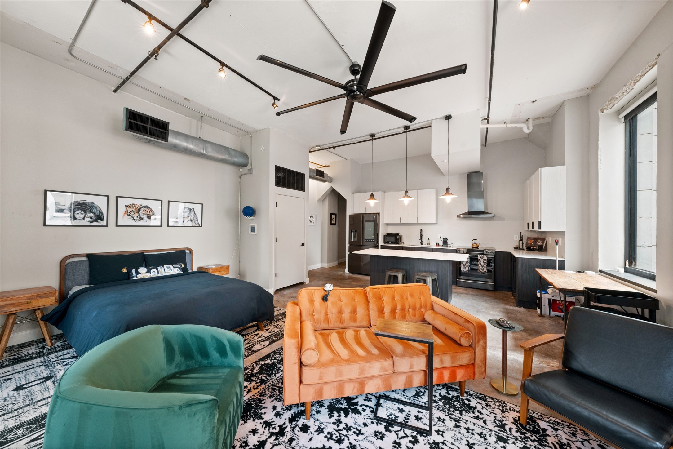 705 Main Street, Unit 404 Houston, TX 77002 - Photo 4 of 26 Gallery Image 4