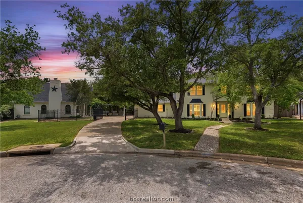 $629,900 | 2801 Briar Grove Circle, Bryan, TX 77802
