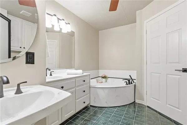 $629,900 | 2801 Briar Grove Circle, Bryan, TX 77802