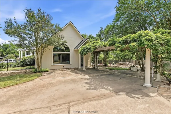$629,900 | 2801 Briar Grove Circle, Bryan, TX 77802