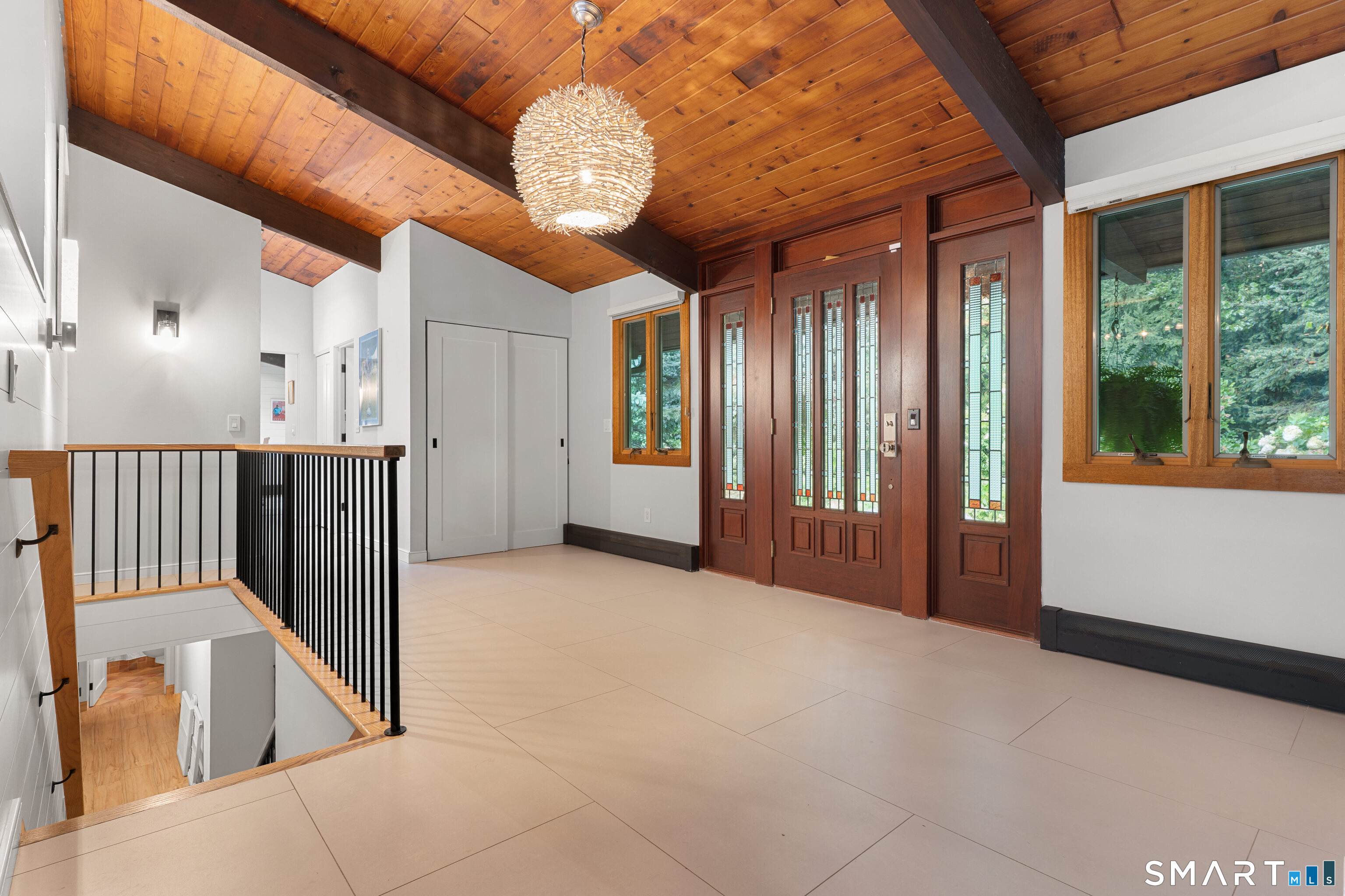 132 Signal Hill Road Wilton, CT 06897 - Photo 8 of 32 Spacious entrance foyer.