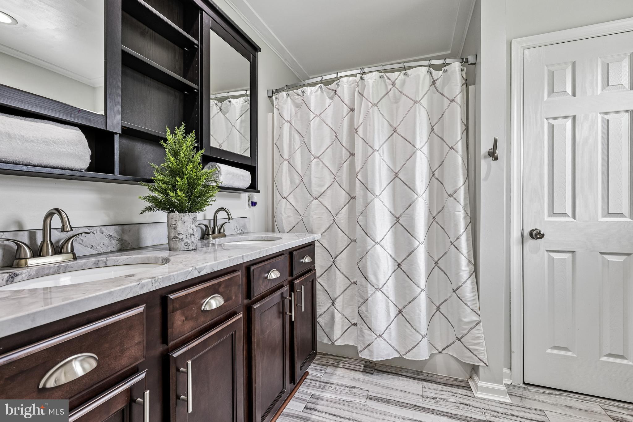 1550 Courthouse Road Catlett, VA 20119 - Photo 19 of 44 Primary ensuite