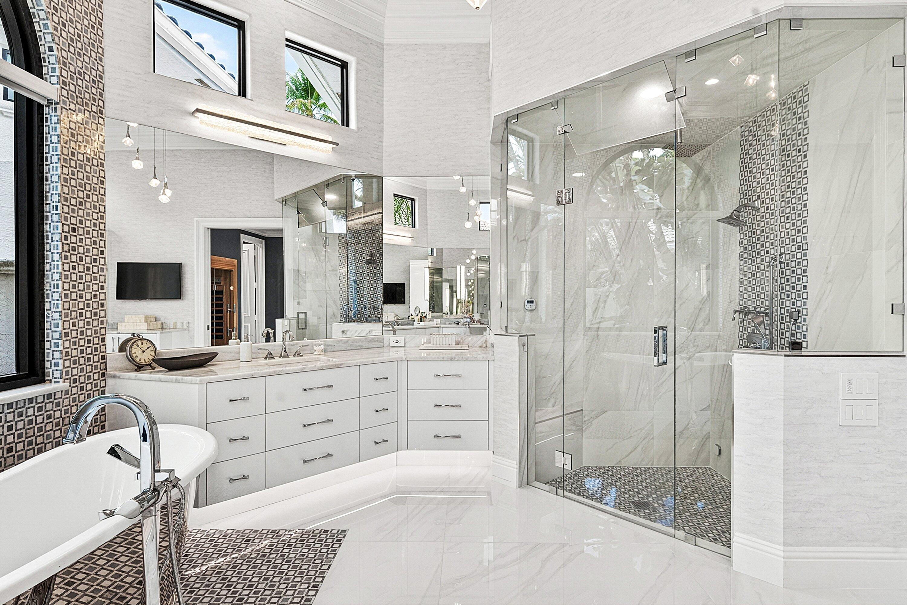 3633 Carlton Place Boca Raton, FL 33496 - Photo 43 of 99 a bathroom with a tub sink and mirror