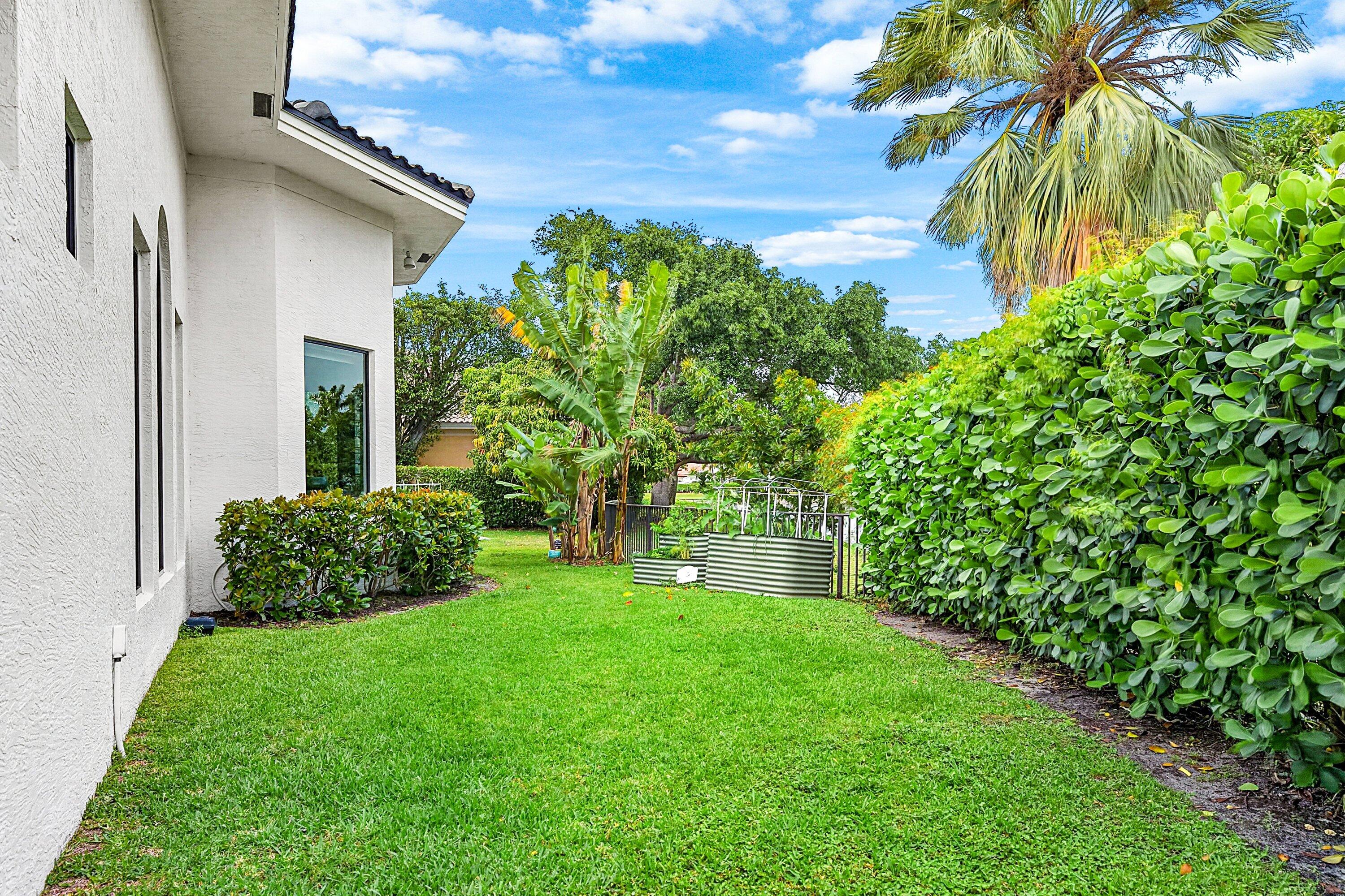 3633 Carlton Place Boca Raton, FL 33496 - Photo 77 of 99 side yard