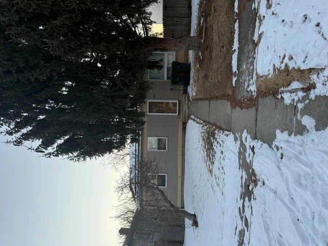 $229,900 | 2042 Gideon Avenue, Zion, IL 60099