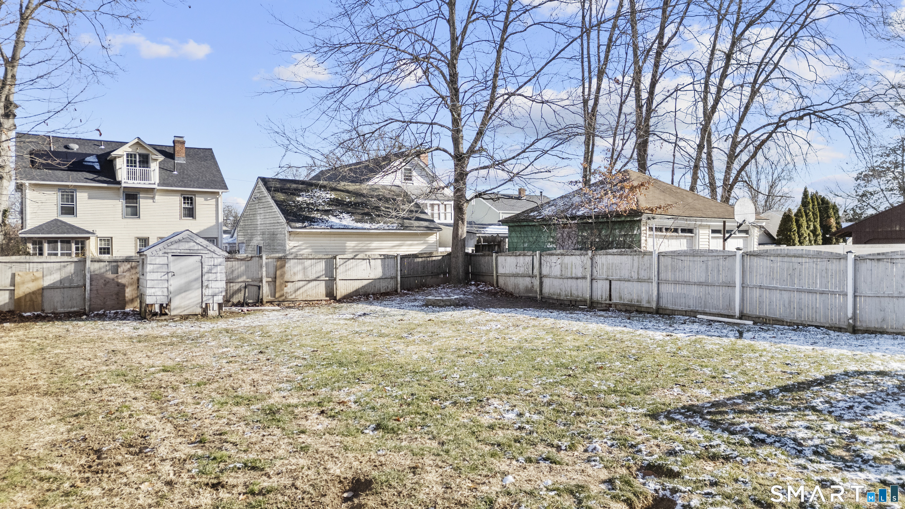 168 Hubbard Road Hartford, CT 06114 - Photo 25 of 27 a view of a backyard