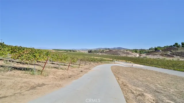 a picture of a tennis court