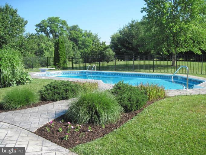 3970 Prospect Road Street, MD 21154 - Photo 2 of 29 Swimming Pool