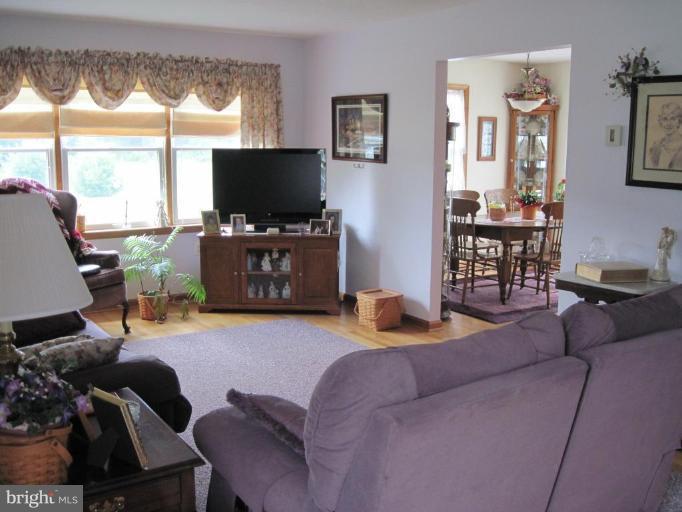 3970 Prospect Road Street, MD 21154 - Photo 3 of 29 Family Room