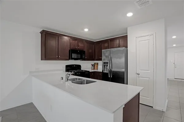 $1,850 | 14048 Earlham Street, Pilot Point, TX 76258