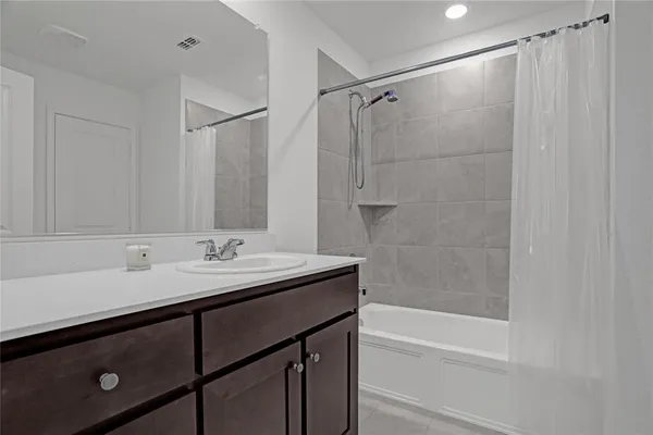 $1,850 | 14048 Earlham Street, Pilot Point, TX 76258