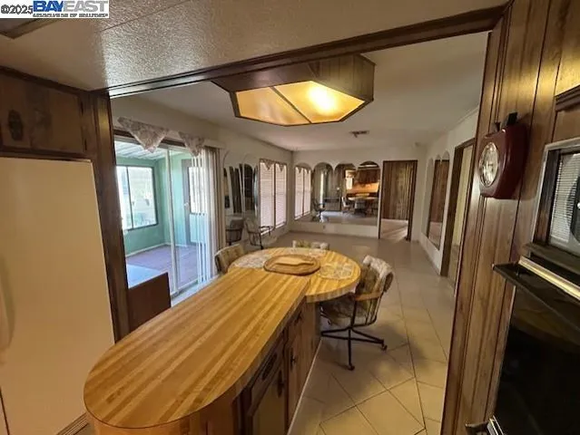 a view of a livingroom with entry way