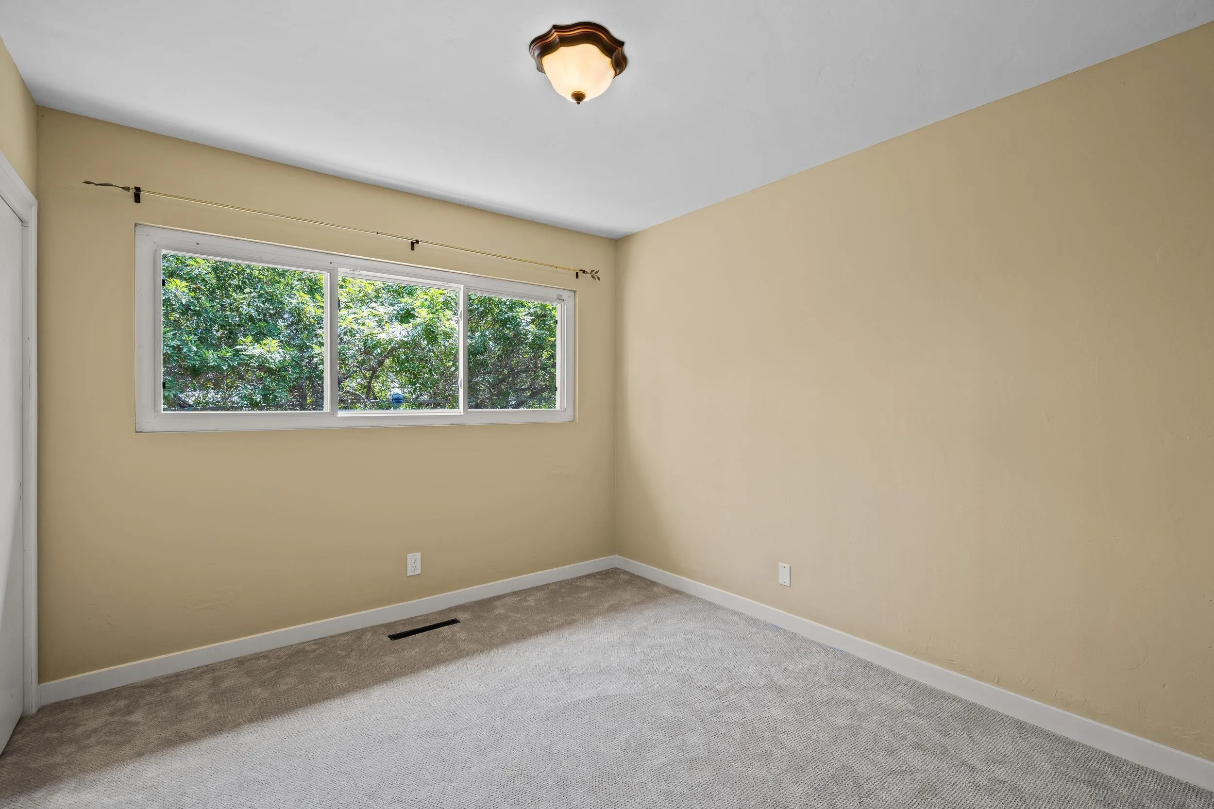 10143 Del Rio Road Spring Valley, CA 91977 - Photo 18 of 33 Gallery Image 18