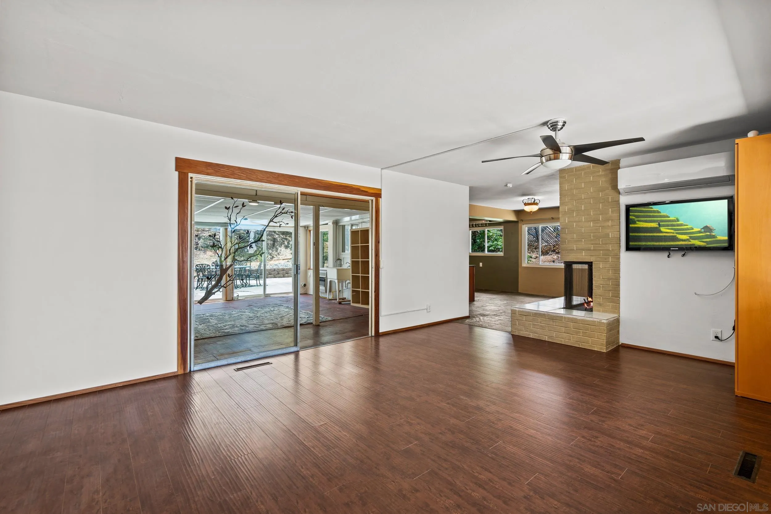 10143 Del Rio Road Spring Valley, CA 91977 - Photo 4 of 33 Gallery Image 4