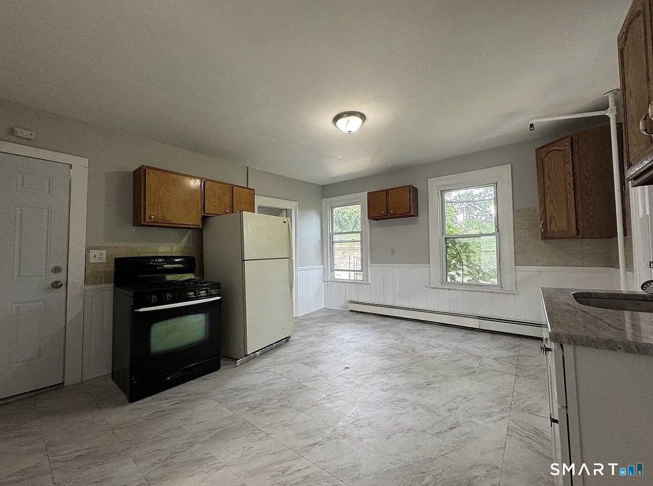 113 Green Street Waterbury, CT 06708 - Photo 3 of 19 Gallery Image 3