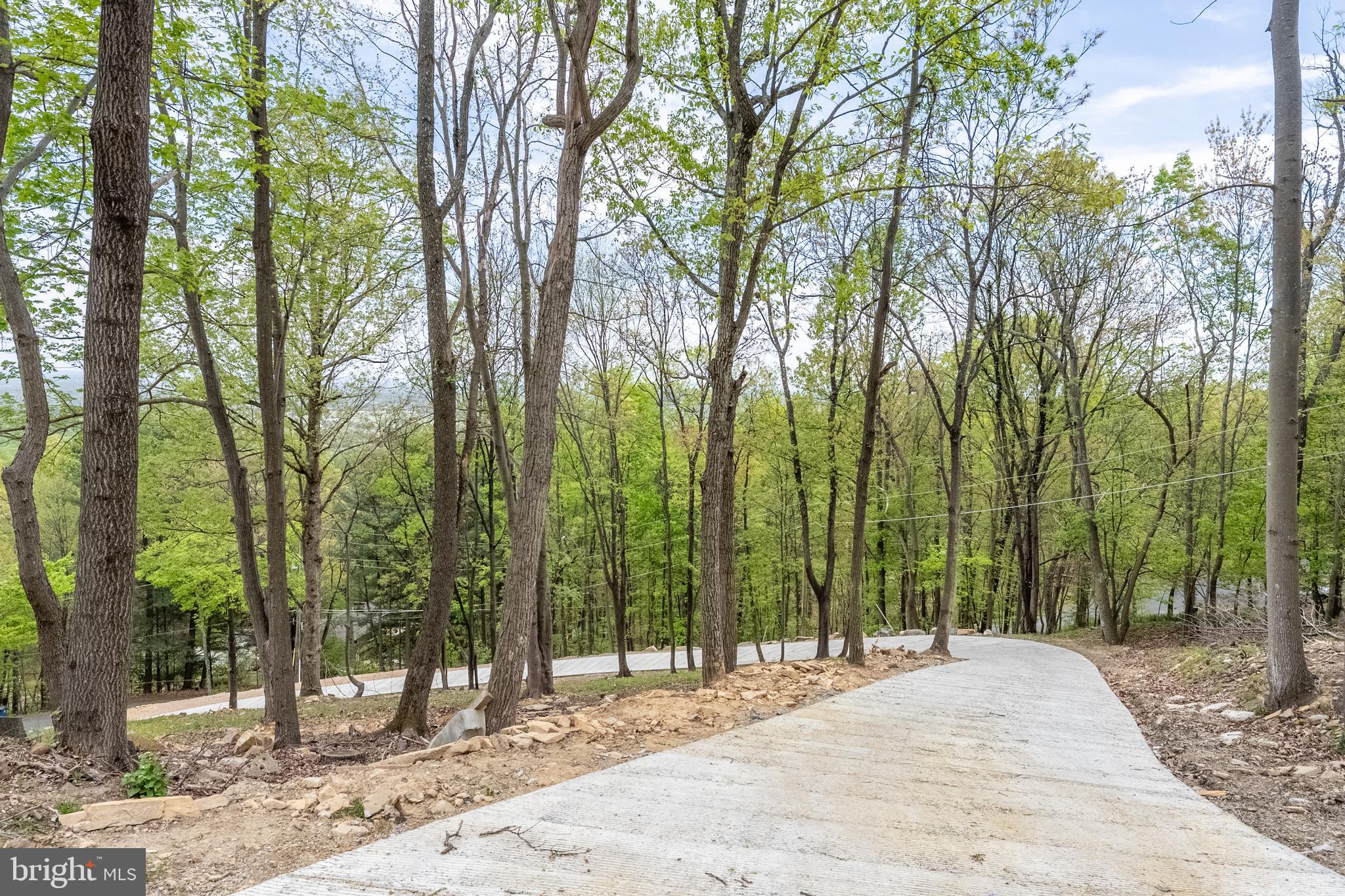 2112 Gore Drive Haymarket, VA 20169 - Photo 36 of 36 Driveway view