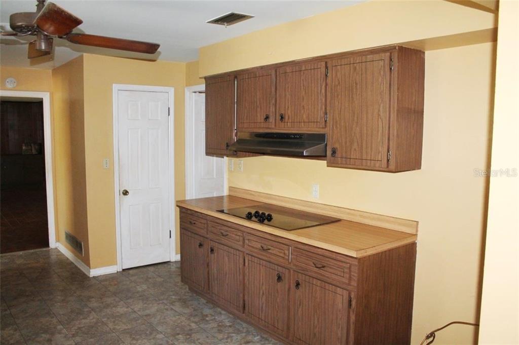 116 Spring Valley Loop Altamonte Springs, FL 32714 - Photo 6 of 20 Gallery Image 6