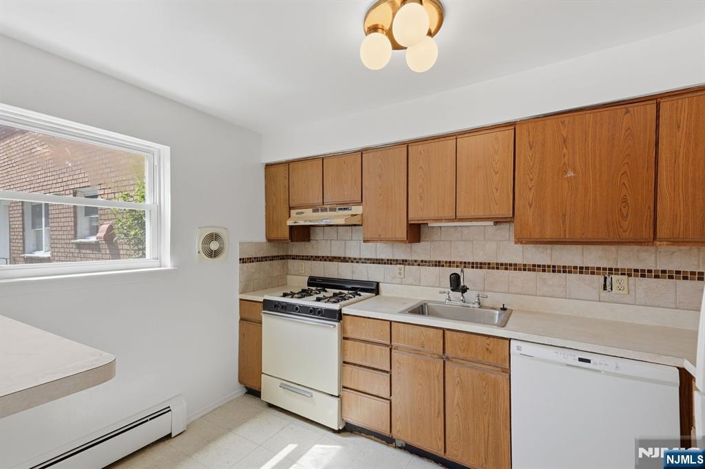 1121 Valley Road, Unit A Wayne, NJ 07470 - Photo 4 of 15