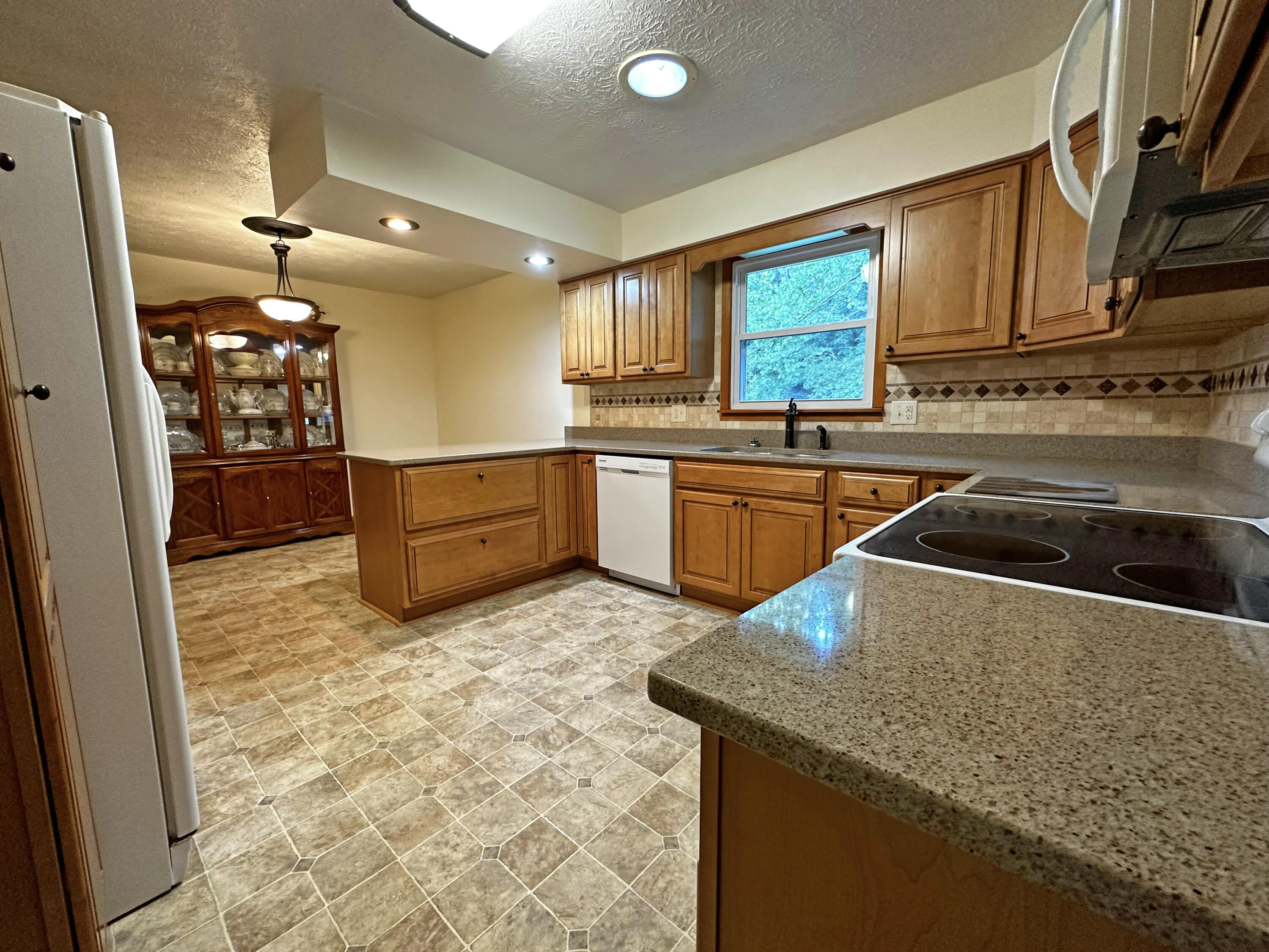 441 Boone Creek Road Stanton, KY 40380 - Photo 6 of 27 IMG_7986