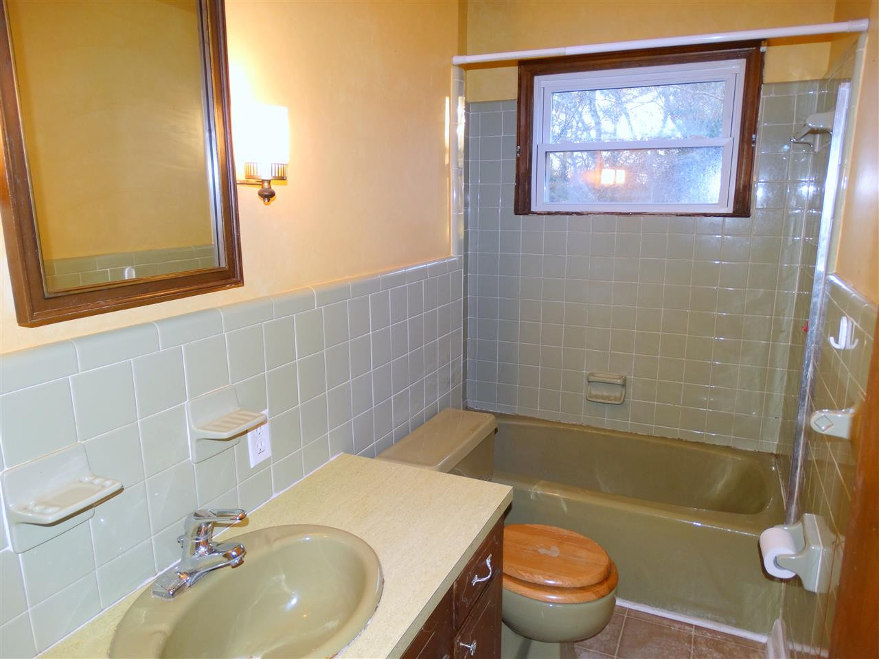 186 Swift Creek Road Smithfield, NC 27577 - Photo 14 of 18 Hall Bathroom