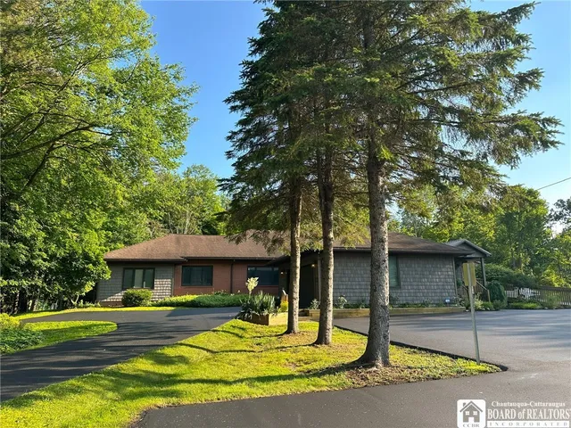 $739,000 | 70 East Fairmount Avenue, Busti, NY 14750