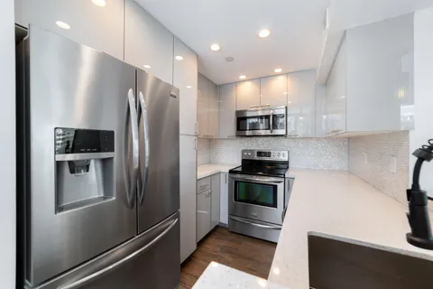 $399,000 | 1200 West Avenue, Unit 316, Miami Beach, FL 33139