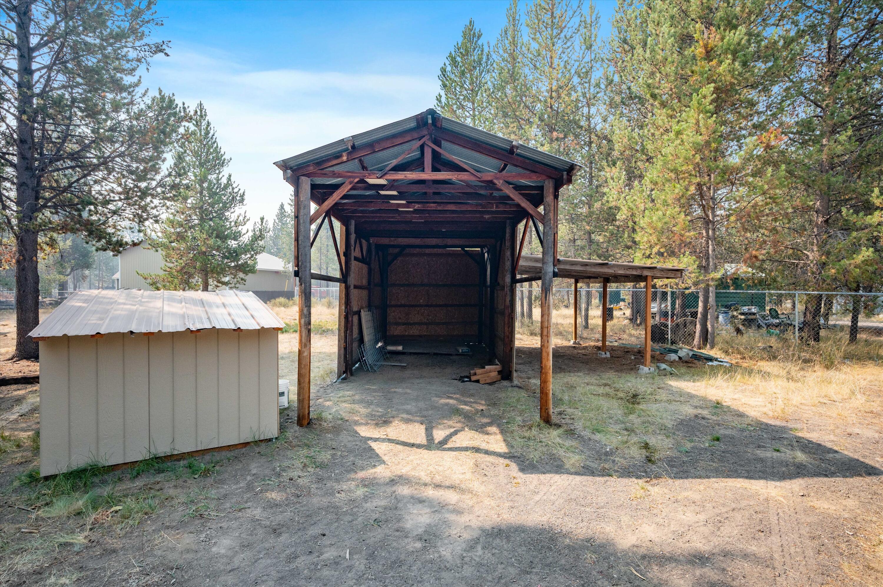 16654 Sprague Loop La Pine, OR 97739 - Photo 32 of 41 RV Storage