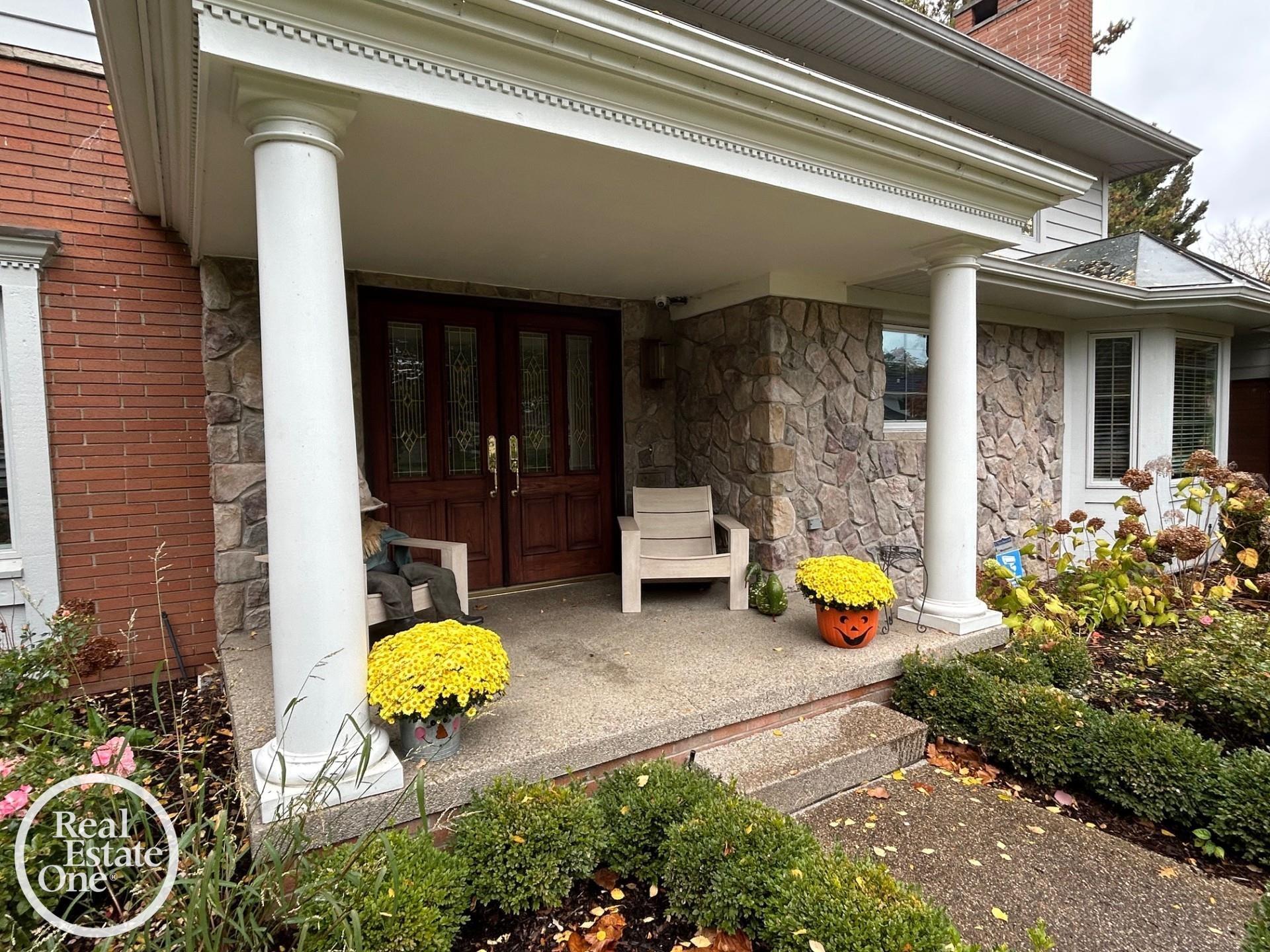 535 Ballantyne Road Grosse Pointe Shores, MI 48236 - Photo 5 of 89